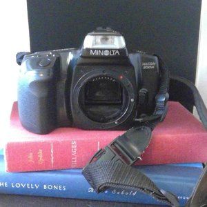 Minolta Maxxum 300si SLR Film Camera